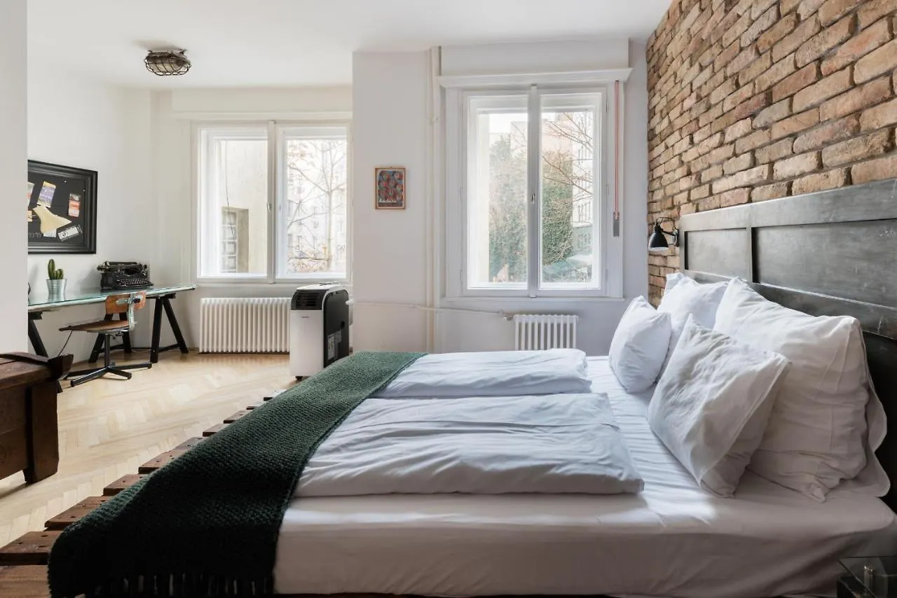 Smart, Stylish Apartment In The Heart Of Budapest