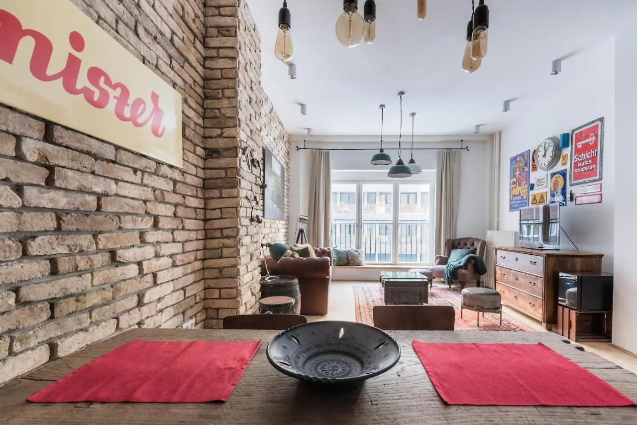Smart, Stylish Apartment In The Heart Of Budapest